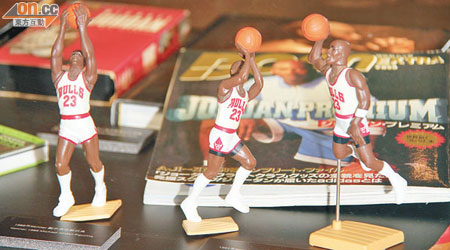 Kenner製MJ玩具<br>1988年出產的MJ Figure仔，雖然面目模糊兼動作生硬，但卻是當時少見的球星玩具。<br>罕有度︰★★★（以5粒★為滿分）
