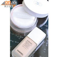 (上）Chanel Le Blanc Loose Powder SPF10/PA+ #20 Opaline $445<br>(下）Chanel Le Blanc Fluid #20 Beige $445