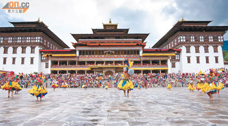 Paro Tsechu於帕羅宗舉行，是不丹國內最大型的宗教節日之一。