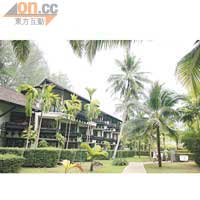 酒店位於Naiyang Beach旁邊，十分方便。