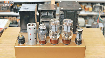 LEAK Point One TL/12<br>英國名廠LEAK出品，本來屬電台膽機，後來被音響迷發現而使用。售價：約$60,000/對（升值近20倍）