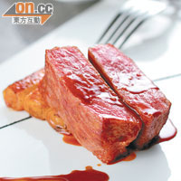 Saga Gyu Beef（A3）$550/4oz、$950/8oz<br>這道Bo Innovation的招牌菜，新店一樣吃得到。和牛腸粉，配搭特別，腸粉以港式煎腸粉的方法做，配黑松露和自家製甜豉油，味道濃郁。