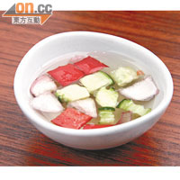 泰國菜超過9成均以青檸入饌，除了調汁、蒸煮外，還會醃製，經過醃製的汁水有提鮮作用。