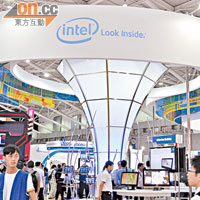 Intel展區外圍放滿幾十部搭載Haswell處理器的筆電及桌面機。