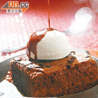 Sizzling Brownie $98 （a）