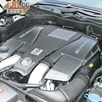 植入BiTurbo裝置的5.5公升V8引擎，557hp馬力一觸即發。