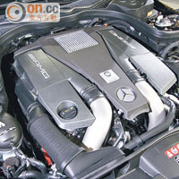 引擎可輸出557hp馬力，綜合油耗卻可低至9.8L/100km。