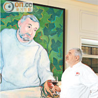 由Sandro Chia 繪製的Chef Bombana畫像會長期放在餐廳之內，讓食客欣賞。