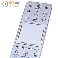 遙控器中央位置的觸控板，可充當Touchpad移動鼠標。