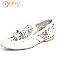 Hush Puppies白色通花皮Loafers $1,199