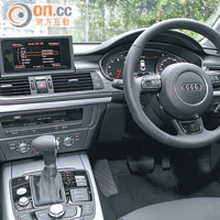 駕駛席簡約豪華，中控台設6.5吋屏幕，可透過MMI系統控制。