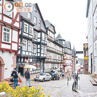 Marburg的舊城區，兩旁都是中世紀的木製小屋。