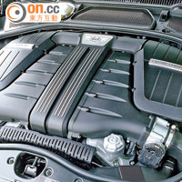 引擎引入能源回收功能，整體提升12%的燃油效率及減少二氧化碳排放量。