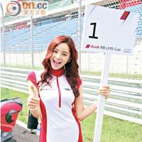 現場snapshot<br>韓國賽車女郎個個都是高挑美女，有冇盛傳人工化就不知了。