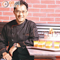 本地星級甜品大師Tony Wong為酒店自助晚餐設計多款特色甜品，忠實粉絲可別錯過。