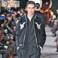 MIHARAYASUHIRO在FW13推出絲絨版本的Souvenir Jacket，別有一番風味。
