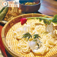 有400年歷史的素麵是小豆島名產，被譽為日本三大素麵之一，是當地人主食，售價￥800（約HK$63）。