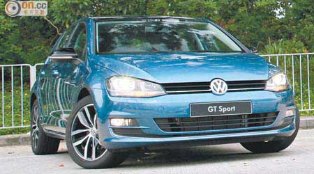 17吋合金胎軨以雙色配襯讓動感形象顯著提升。<br>Golf GT Sport 售價：$279,800