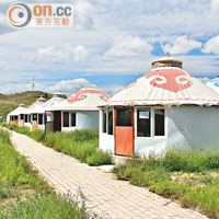 黃花溝內有蒙古包形的休息室，遊客可入內休息。