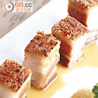 Slow Braised Pork Belly $108<br>賣相味道皆像中式燒肉，好在有加入青蘋果蓉的楓糖漿提味，靠新鮮感搶分。