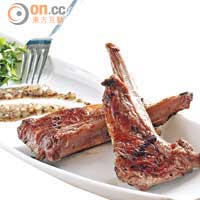 Rosemary Lamb Racks $168<br>澳洲羊架Juicy不羶，Dijon Mustard特別加入了芥末子，帶來咬感。