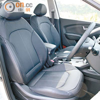 座椅屬原廠皮革出品，駕駛席更備電控調校功能。