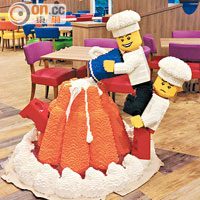 主餐廳Bricks Family Restaurant同樣充滿色彩，而且到處都有LEGO裝飾。