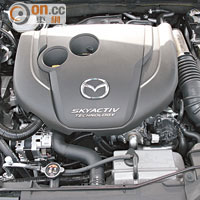 SKYACTIV-D柴油引擎加有兩段式Turbo，確保高低轉速強力輸出。