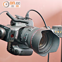 照相館選用的單反相機是Canon 6D。