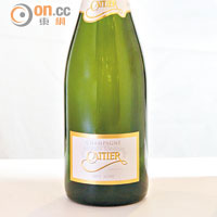 Cattier Brut NV 特價$320（a）由擁有246年歷史的酒莊出產，酒體呈琥珀金色，富花香及糕點芳香，清新而口感強勁。