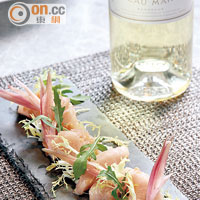 柚子汁醃油甘魚  $140<br>秘魯菜Ceviche多用橘子醬汁，大廚加以變化，改以日式柚子汁，讓味道清新又惹味。