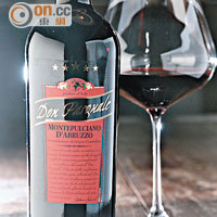 Montepulciano D'Abruzzo, Don Pasquale, DOC 2009 $198/750ml<br>來自意大利的這瓶紅酒味道帶有雜莓果香，丹寧也算平衡，價錢又實惠，值得一試。