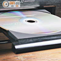 新機兼播SACD及CD光碟，而S.V.H.讀碟器令穩定性大幅提升。