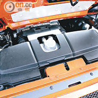 中置式V10 FSI引擎，可輸出525hp強勁馬力。