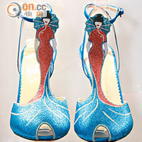 美人魚裝飾的高跟鞋（圖）與燈籠及扇子造型clutch，趣致時尚。