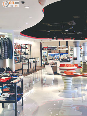品牌位於觀塘的旗艦店KC MALL，是全港首個多元化韓國美容時尚產品總匯點，致力在香港推廣韓國新穎高效的美容概念。
