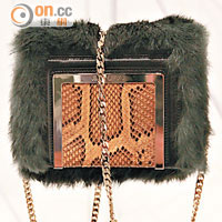 Fur拼蟒蛇皮的方形chain bag，高貴奢華。