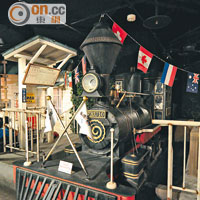 蒸汽火車頭，絕對是拉麵共和國的標記。