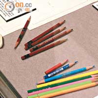 吉卜力工作室至今仍堅持以手繪作為創作基礎，圖為工作室使用的書寫工具。