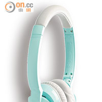 貼耳式SoundTrue的耳罩較細，但便攜性高。