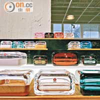 Iittala Outlet Store當然有Iittala的玻璃產品出售，多色玻璃盒子售€27.7起（約HK$290）。