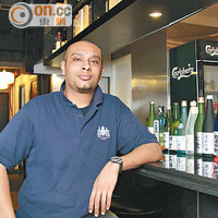 老闆Lawerence是中東及中國混血兒，在香港長大的他對日本料理情有獨鍾。
