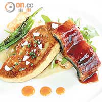 Polenta Crusted Foie Gras $198<br>用法式鵝肝配日式燒鰻魚，兩者同樣甘香豐腴，加上蘋果醬和酸酸甜甜的醬汁，一點也不膩。