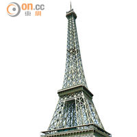 園中壯觀的地標建築不少，東京晴空塔與巴黎鐵塔便是其一。