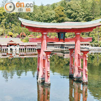 日本主題區，有日本三景之一的宮島鳥居。