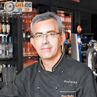 大廚Bruno Gautier原籍法國布列塔尼，擁有22年掌廚經驗，善於烹調歐陸菜式。