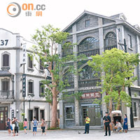 原址位於上海市南京路的王開照相館，是民國時期最著名的照相館。