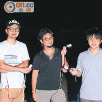 「香港鬧市光影塗鴉」facebook版主阿進、珀琦和阿豪（左至右），玩咗Light Painting兩年多時間。