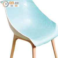流線型座椅，美觀而堅固，原來是由紙張打造，屬品牌「余杭」的出品。$6,899