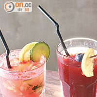 （左起）Watermelon Fizz、 Blueberry Lemonade $65/各<br>兩款特飲由Tony設計，Watermelon Fizz用新鮮西瓜汁和青瓜做成，再加入檸檬汁，口感清爽夠晒Fresh；而Blueberry Lemonade以藍色和黃色的對比為靈感，味道出乎意料地合拍。